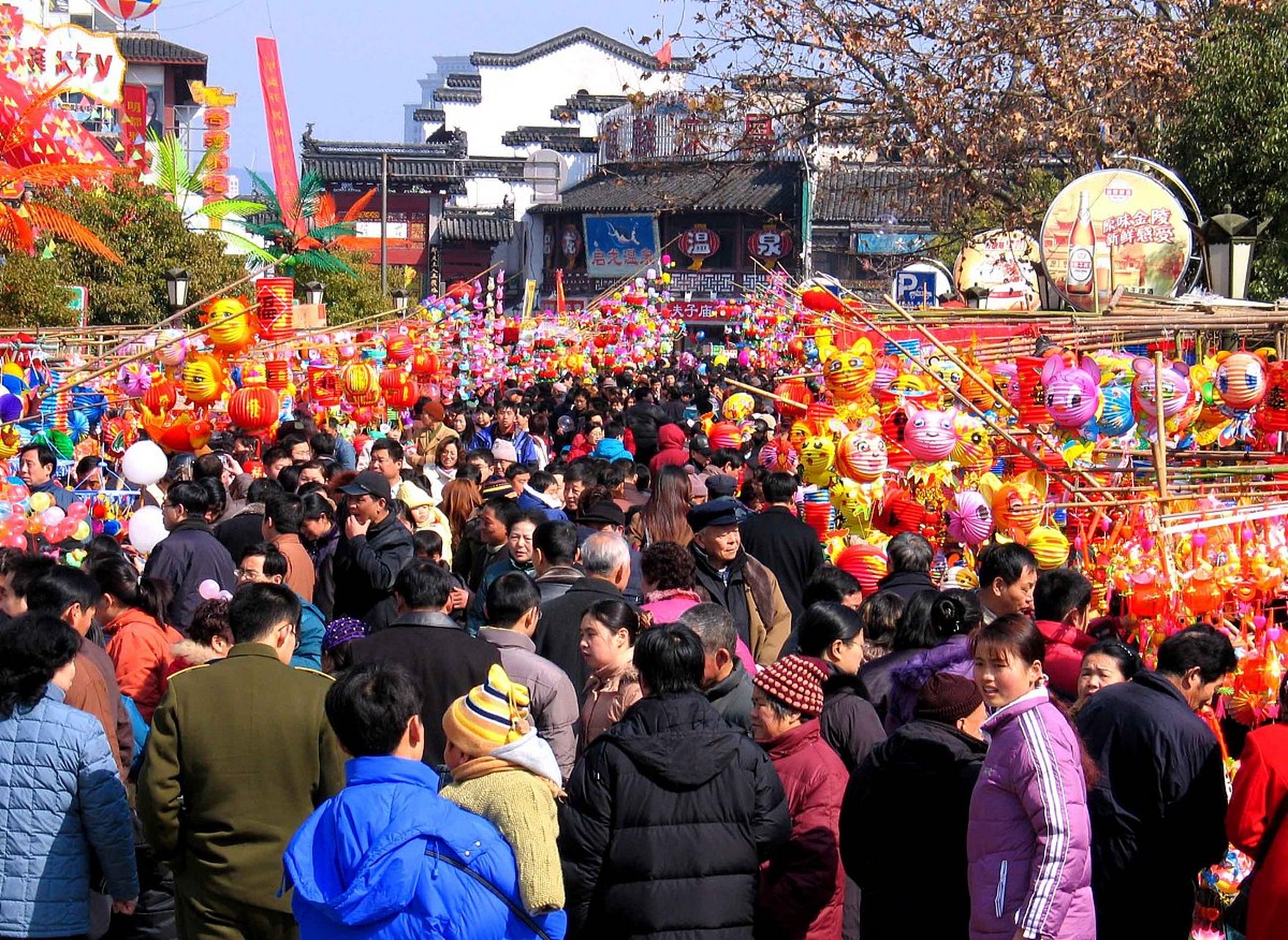 庐州庙会是安徽地区最具特色的传统庙会之一,也是中国历史最悠久,规模