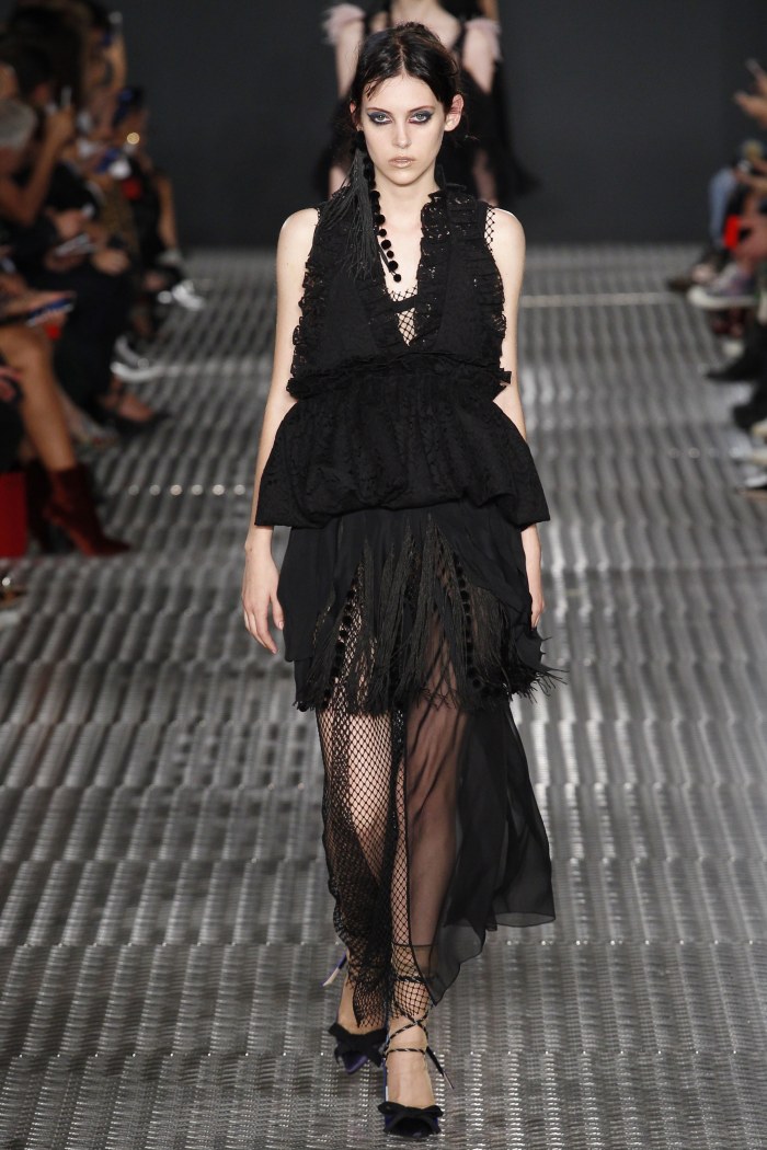 时尚秀:模特女神气质出众,造型各具魅力,百变风格令人心动