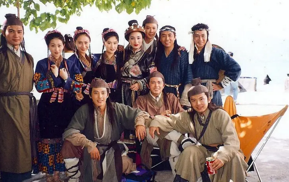 1996笑傲江湖演员表图片
