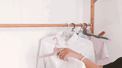 只有手掌大小的折叠衣架,旅行携带太方便了!