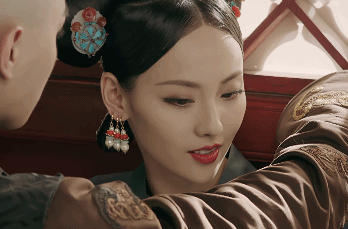 《如懿传》香妃上线堪称沙雕之最,李沁"丧氏舞蹈"跳出了精髓