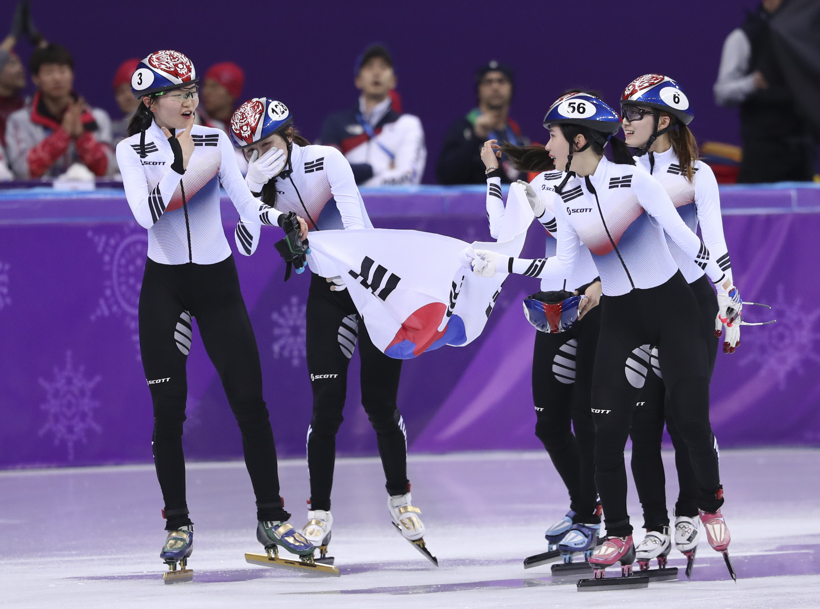 (冬奥会)(5)短道速滑——女子3000米接力:韩国队夺冠