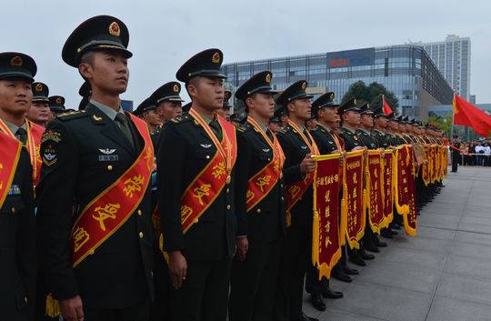 帅气!336名参阅官兵载誉归来 第77集团军举行欢迎仪式