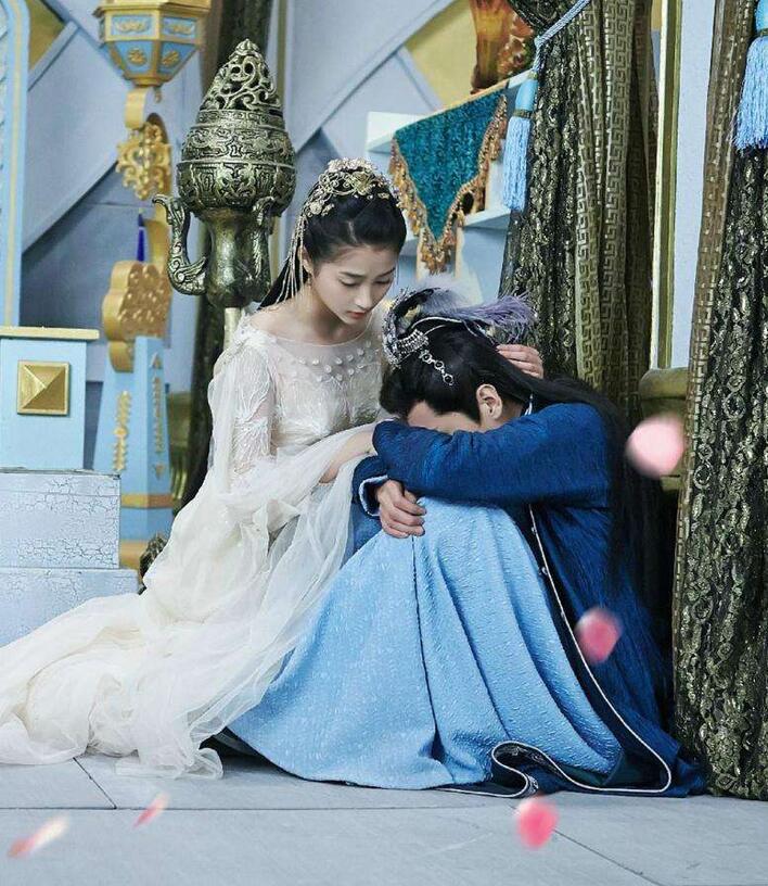 精彩重生古言文:强推路非《凤逆天下》,女主超级强大,男主妻奴