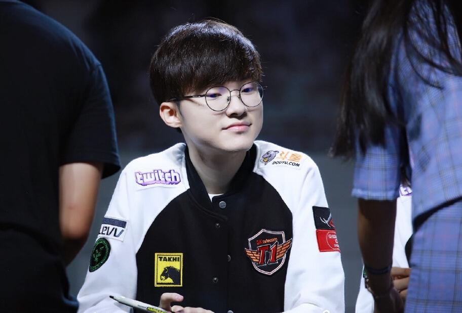 benji离开后,faker首次说出服兵役时间,却让lpl网友担心!