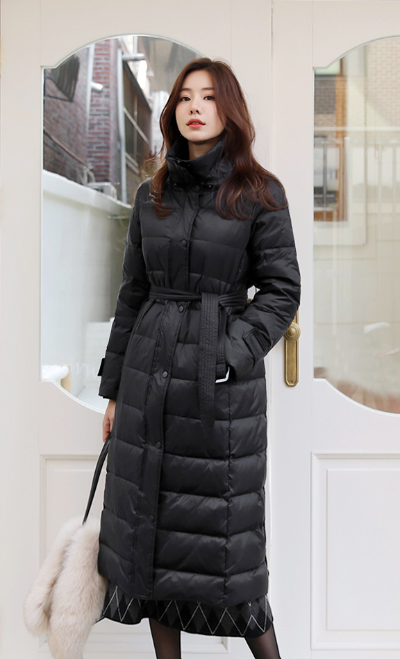 黑色鸭绒填充腰带长款羽绒服