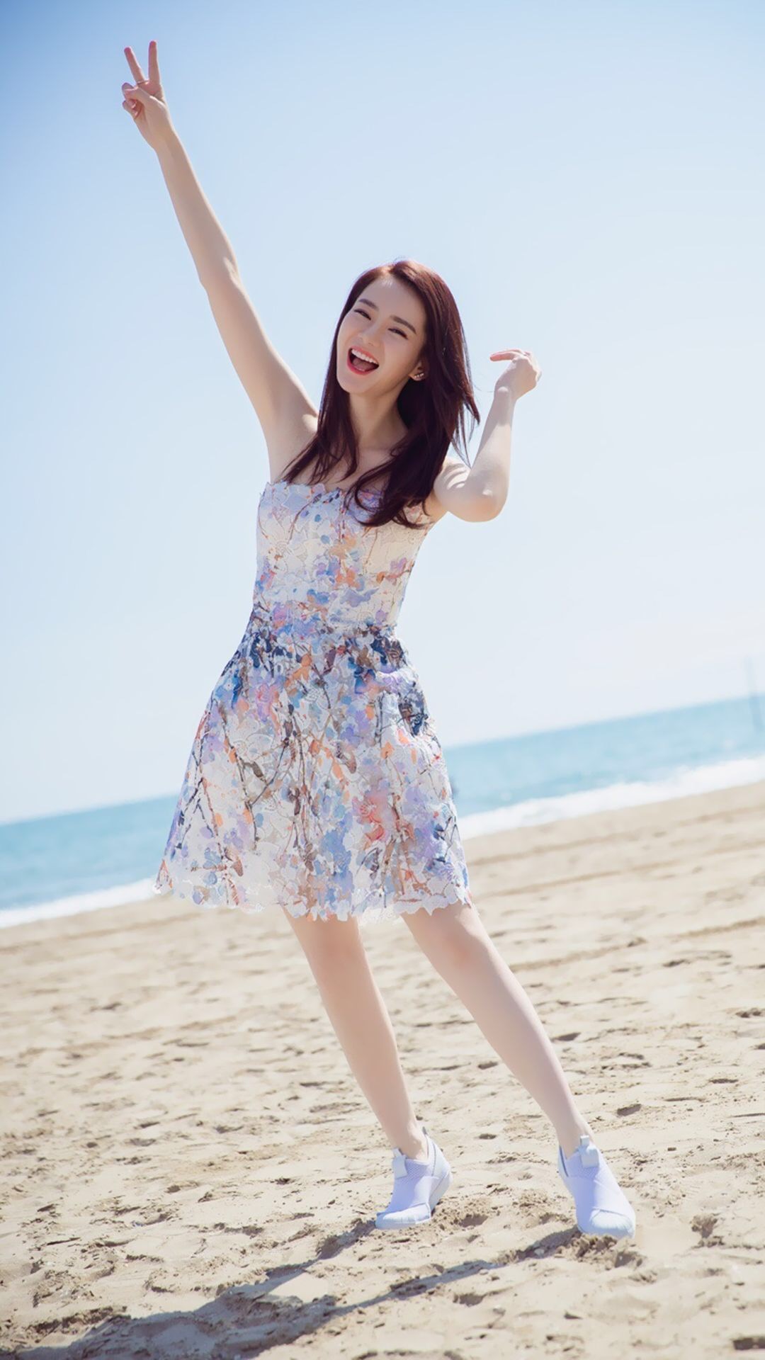 戚薇:你言笑晏晏,如薇风如细雨,荡漾于我心田