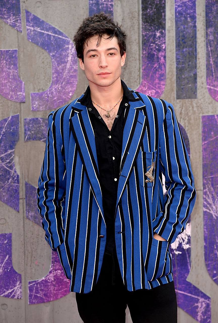 埃兹拉米勒被指曾控制未成年少女