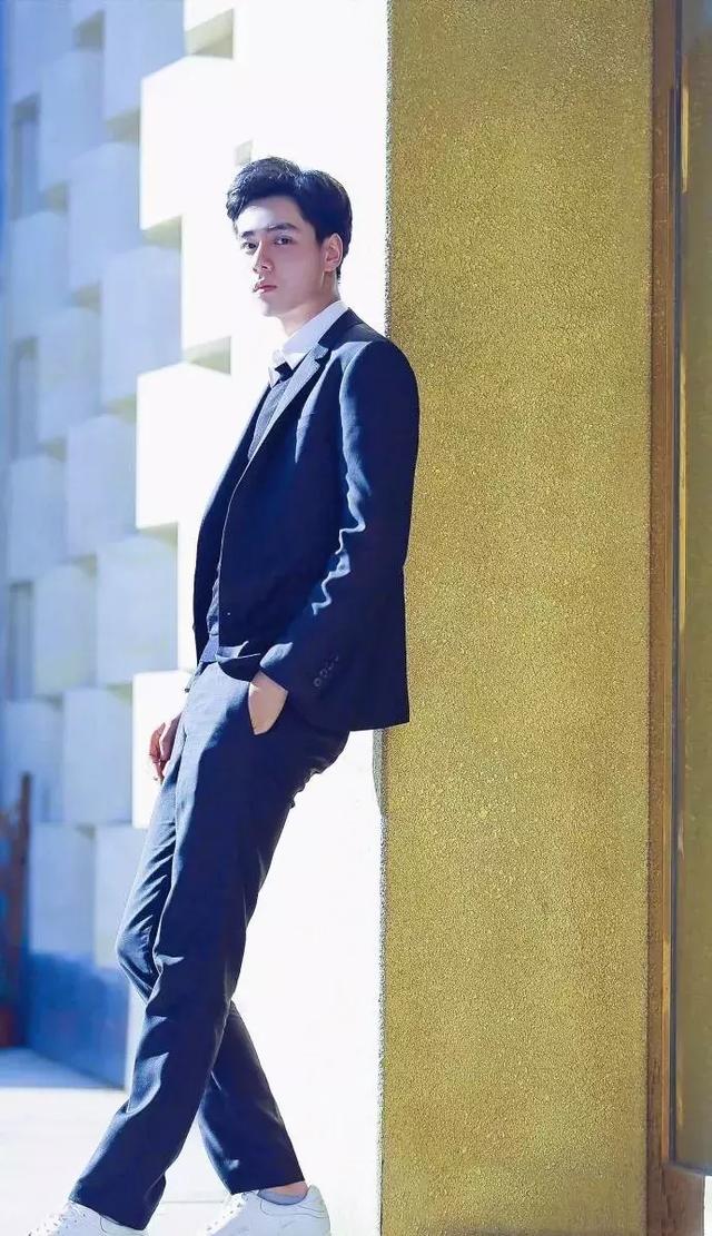 盘点娱乐圈的长腿男神!纪凌尘大傻子超级帅?金大川呢?