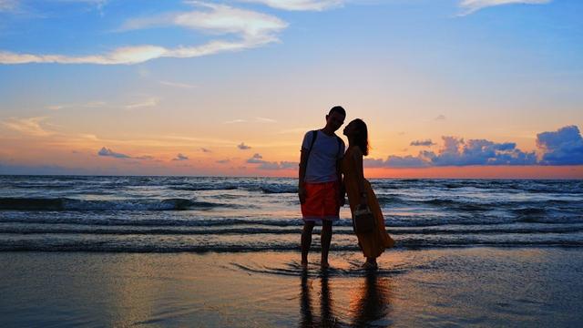 元宵临近,桃花追寻,爱如软肋,铭记往昔,旧情生根发芽相约余生