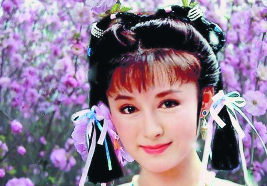71岁小龙女潘迎紫近照,仍然年轻有活力,堪称不老女神