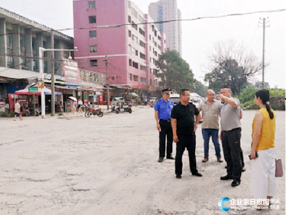 尹同君督导合江街道创文,创卫和"衡阳群众"品牌创建工作