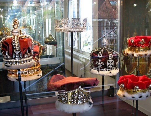 coster diamonds,王冠那精美的设计,不由得感叹荷兰人的聪慧巧手!