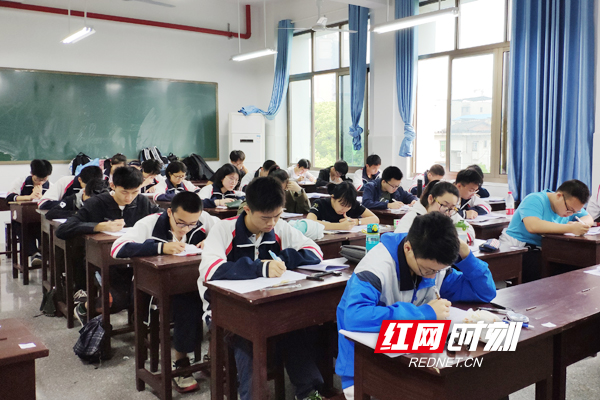 湖南省中学生生物学竞赛初赛开考 衡阳将选拔124人参加全省联赛