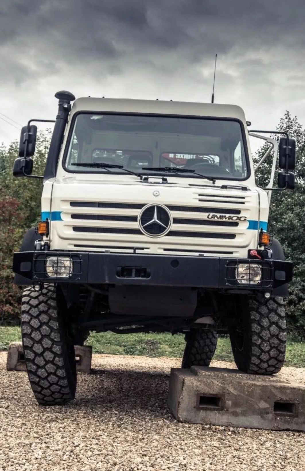 末日战车 - 奔驰乌尼莫克(译)