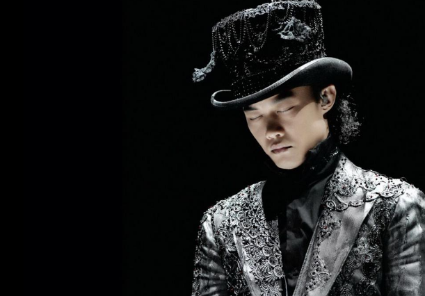 盘点3位过气歌手,面对满屏蔡徐坤之辈,歌声响起我们仍会泪流!