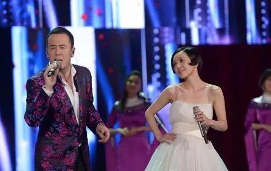 到底是杨坤的歌火还是《惊雷》火?