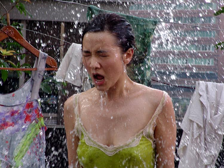 小宋佳与胡军,在这部电影中的戏份,成为无数宅男挥之不去的梗!