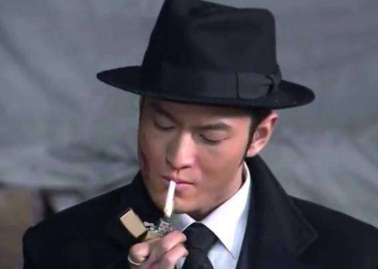 四位"许文强",张国荣帅气,黄晓明霸气,最经典的却是他!
