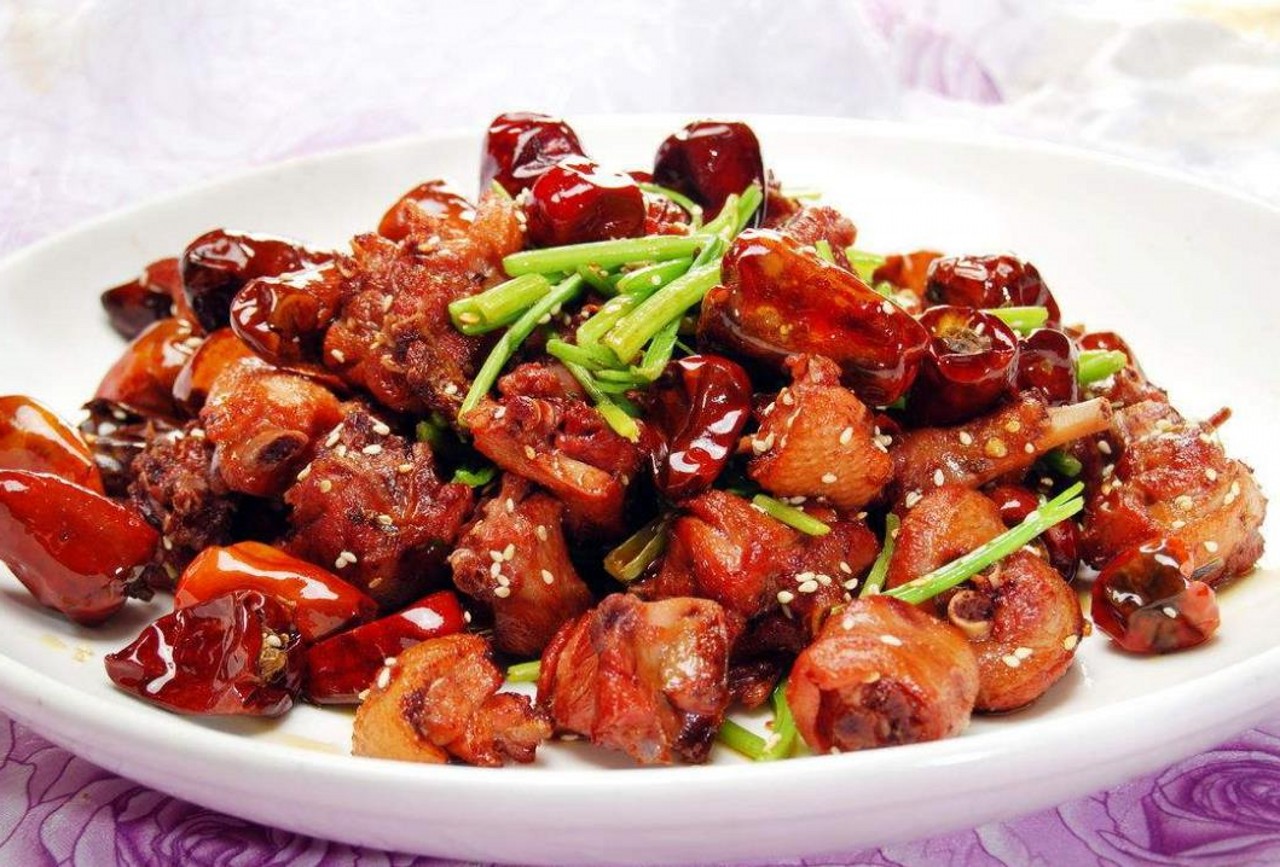 自家经常做的"爆炒麻辣鸡"越是油多才会越香