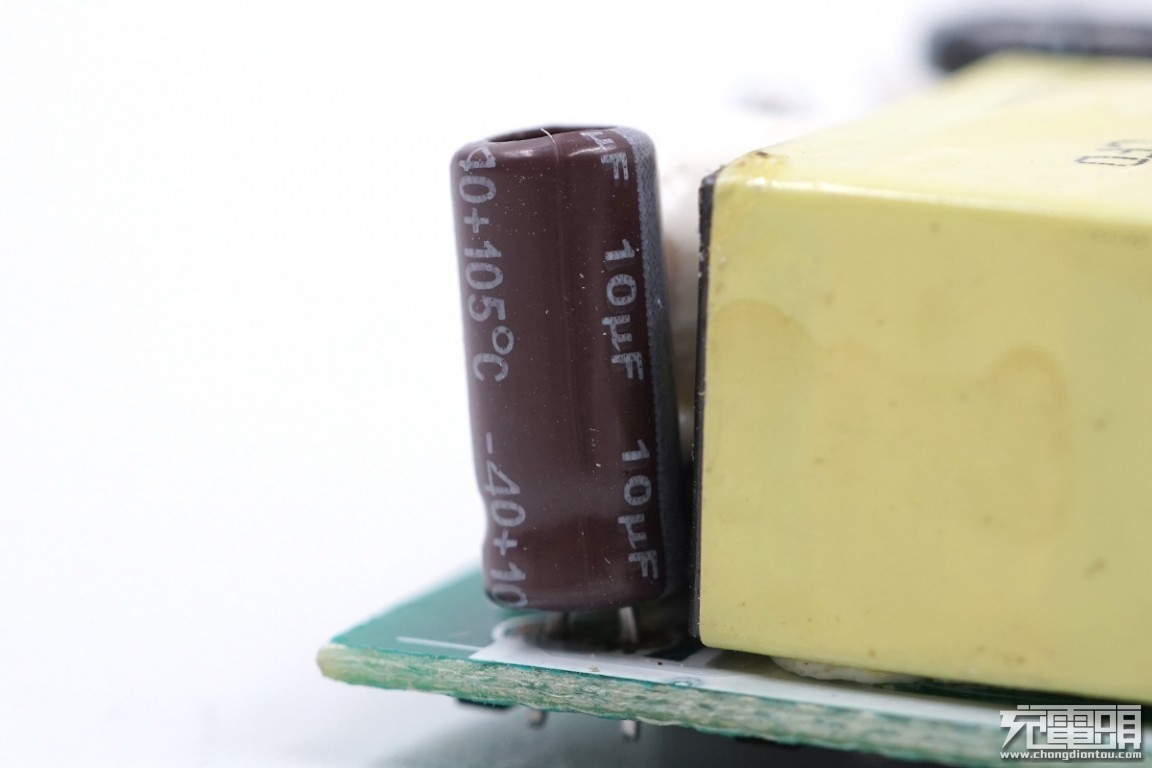 拆解报告:mi小米usb-a口18w快充充电器mdy-08-es(辰阳版)