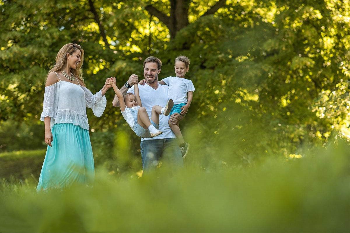 美国父母教育孩子的方式:带女孩走出家门,走进大自然!值得收藏