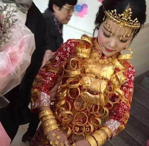 佩戴10斤黄金不稀罕,闽南人结婚为什么流行送金子