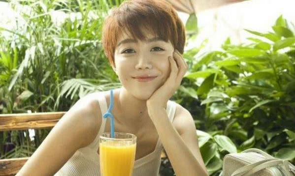 有"小妈"宋丹丹极力加持的姜妍 终于被张嘉译和李小冉带火了