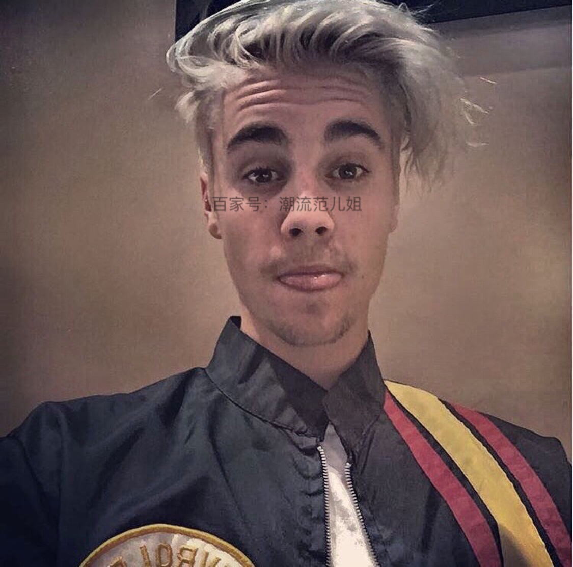 路人抓拍下的贾斯汀·比伯和自拍差距太大! 网友:钢铁直男