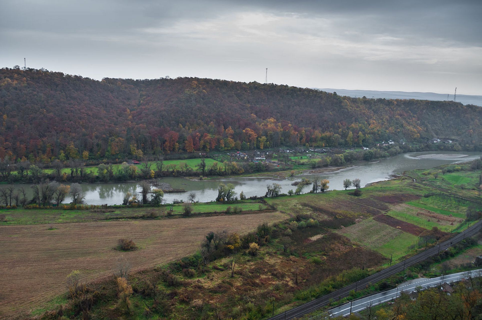 今天我要带大家走进一个神秘而美丽的地方——内蒙古通辽的大青沟!