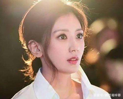 “梦来如见佳人容,雯华裳娜仙步轻”以雯字喻名字的女星都有谁 “梦来如见佳人容,雯华裳娜仙步轻”以雯字喻名字的女星都有谁