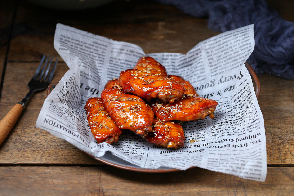 7.香嫩诱人的葱香蜜汁烤鸡翅就做好了,口味随自己而定,健康又美味!