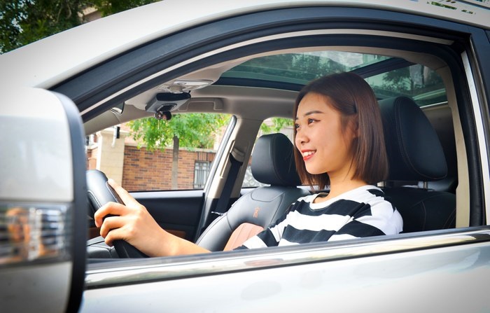 比亚迪宋受到了越来越多用户的关注,对此,比亚迪车主表示:比亚迪宋