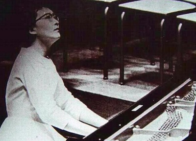 早逝的女钢琴家顾圣婴
