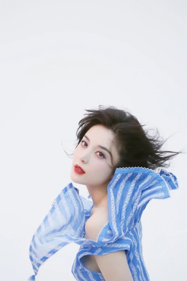 新疆女星不仅仅是颜值高,名字含义也是特别美特别是女神迪丽热巴