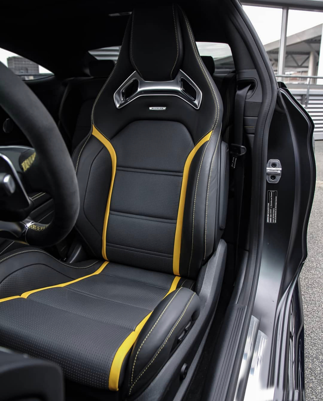 梅斯德斯奔驰全新amg c63s内饰