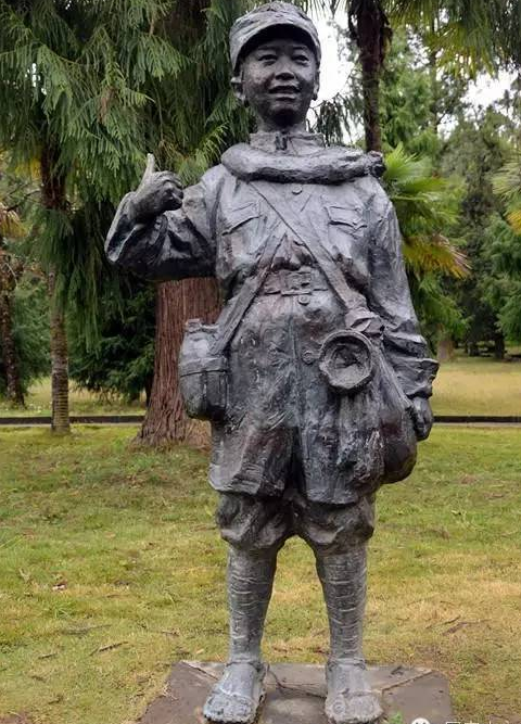 中国抗日娃娃兵:稚嫩脸庞让人心疼,历史值得我们回忆!