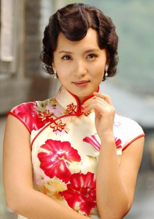 陈好太美了,早期旗袍照片,美艳如花身材妩媚,尽显东方美!