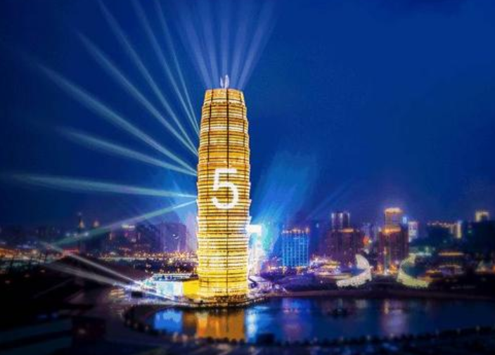 郑州新地标,亮黄灯像"大玉米",网友:不亮灯也像啃完了的玉米