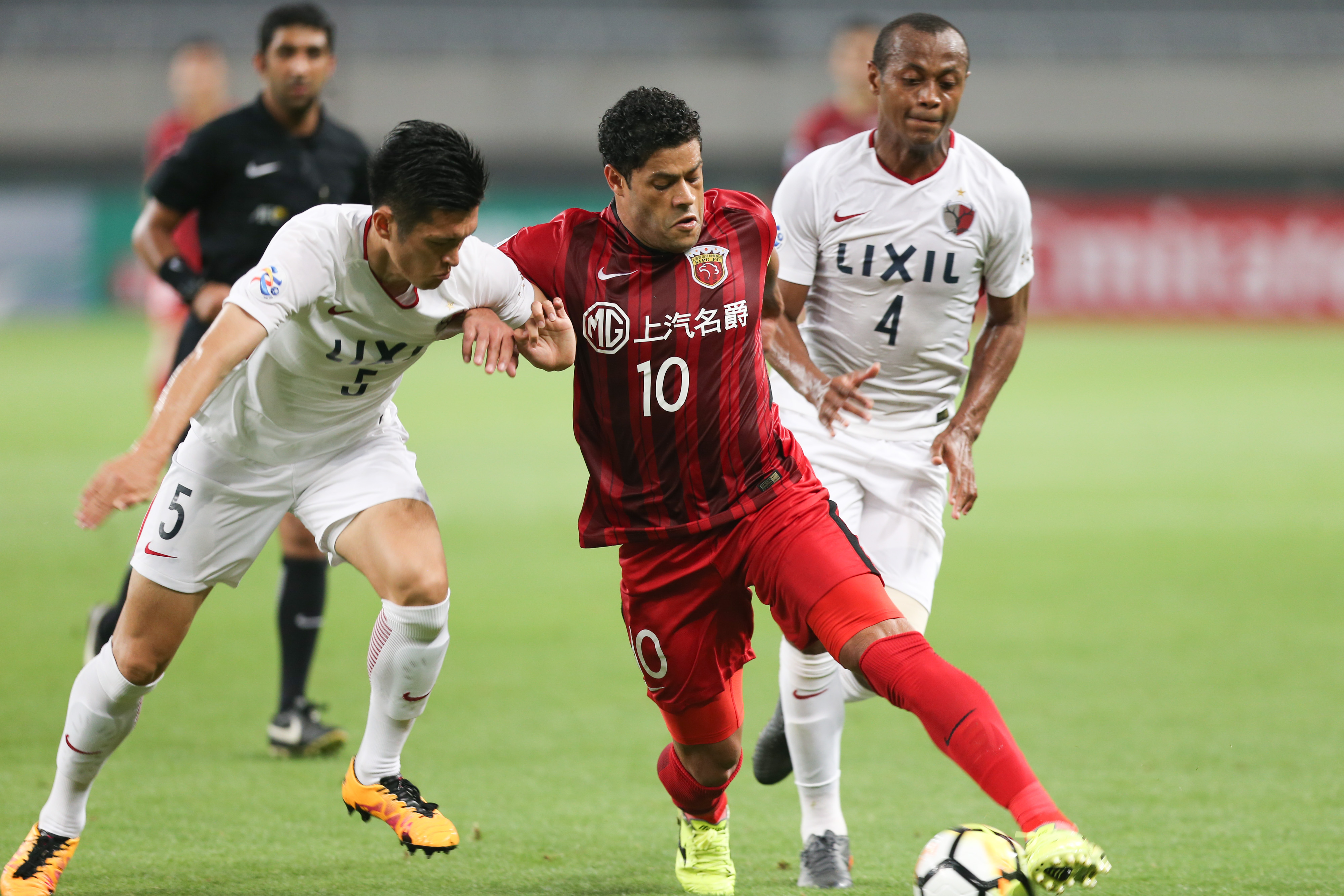 足球——亚冠:上海上港无缘八强(5)