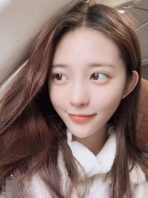 网红焦可然否认爱上王思聪:评论神经病,根本没和他单独出门约会