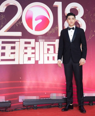 国剧盛典:身高183cm的张翰"秒杀"184cm的金瀚,谁是气质男神?