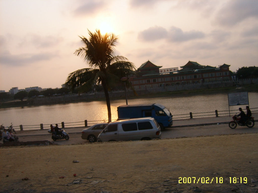 分享一些湛江吴川城区十年前的照片,看看与现在有哪些不同呢?