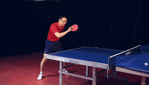 技术讨论贴!如果对方打球发正手位上旋球,我们如何才能接好?