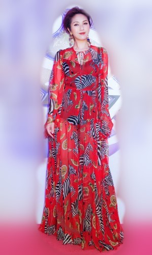 剪了短发的杨千烨,减龄的同时又增加了不少的时尚感,气质很重要