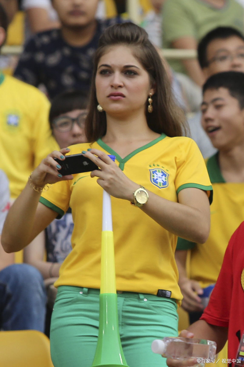 靓丽的巴西女球迷,来自足球王国的魅力!