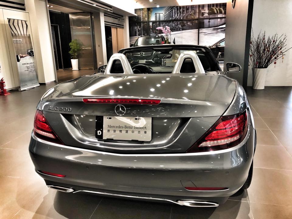 全新奔驰slc200,优雅的小跑车