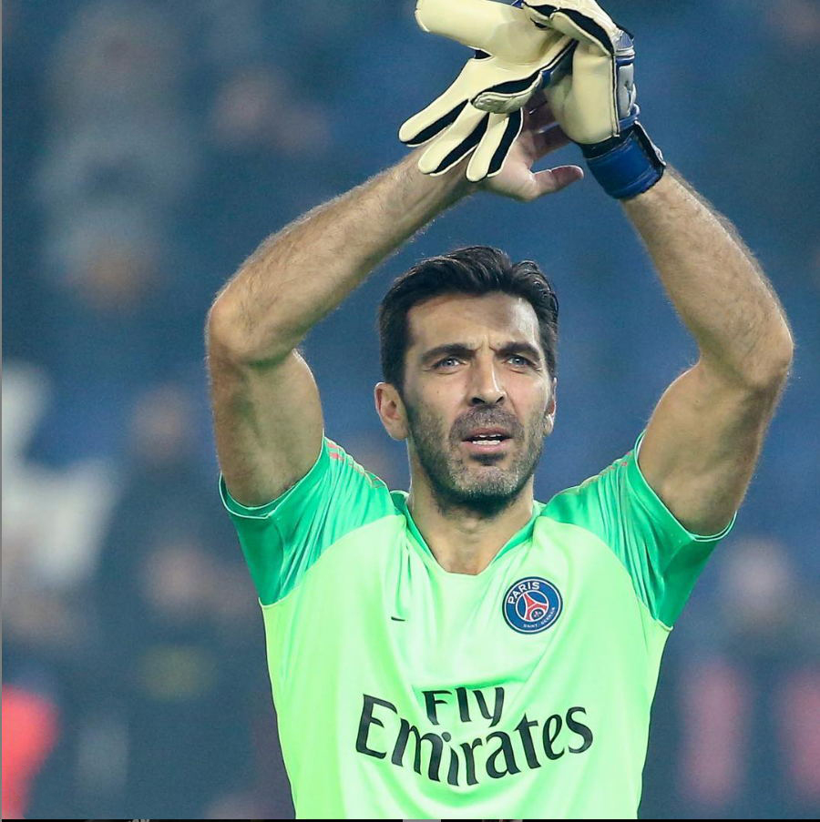 足坛中的不老男神,永远的世界第二门将,何人敢称王