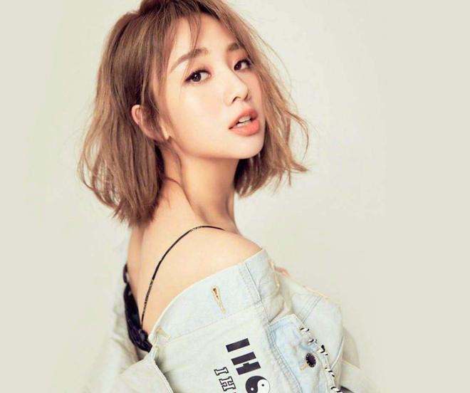 鬼鬼吴映洁穿旗袍现身综艺 大展完美好身材 网友直呼移不开眼