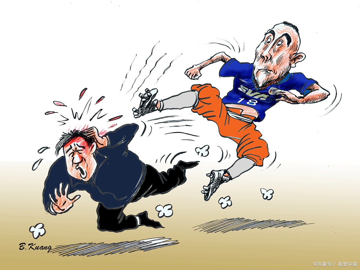 有次他去国外旅行,路上遇到一个打劫的.